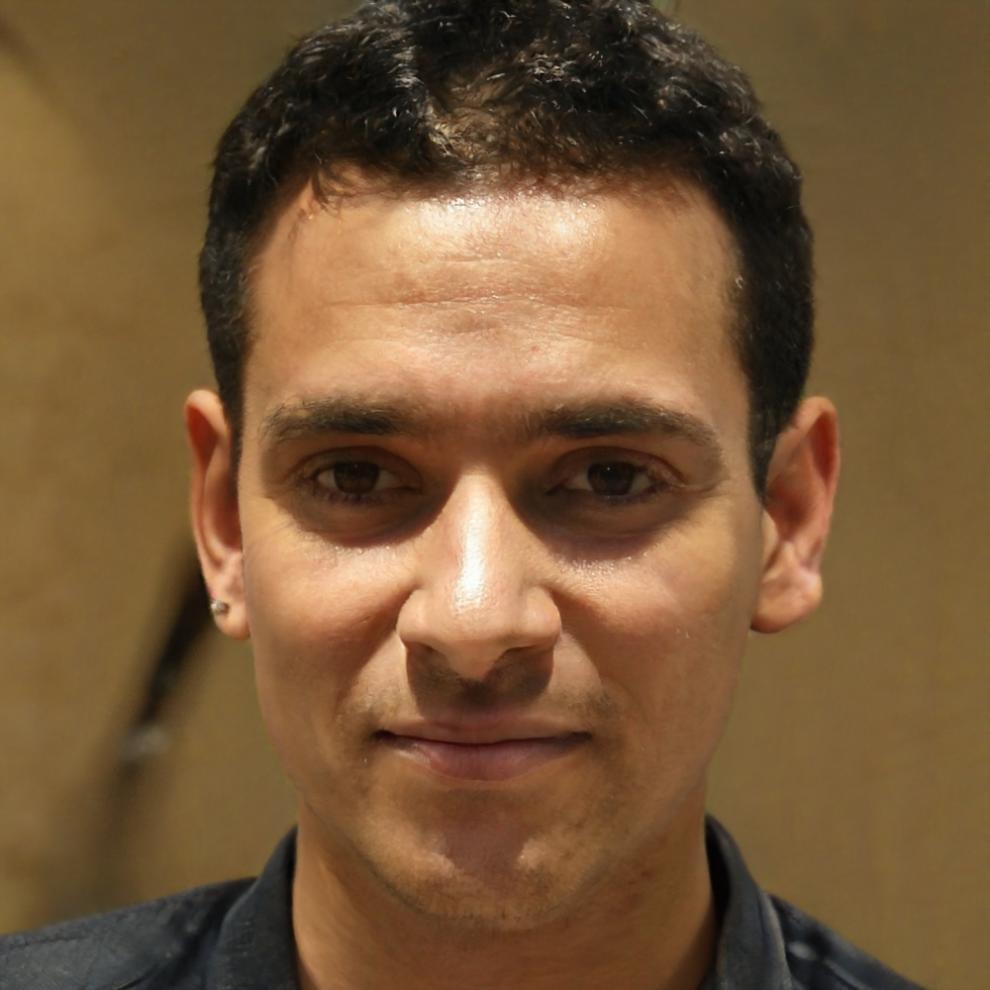 Laurent Moreau, analyste financier principal chez virestoquari